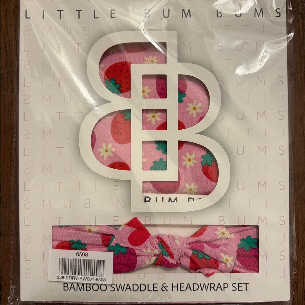NIB Little Bum Bums Swaddle & Bow Set